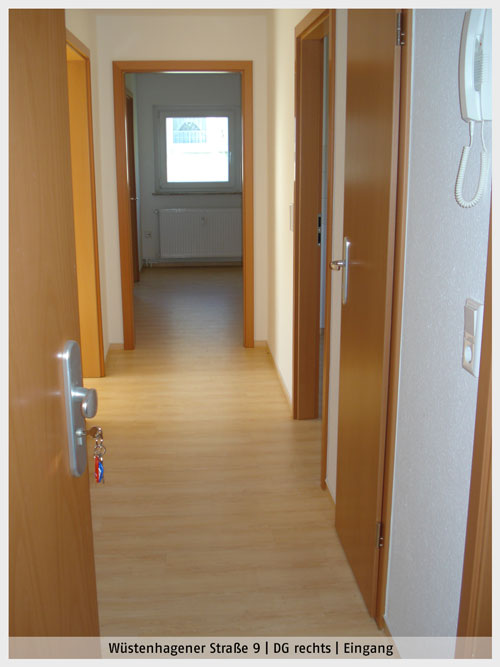 WUESTEN_9_DG_rechts_Eingang_hochformat